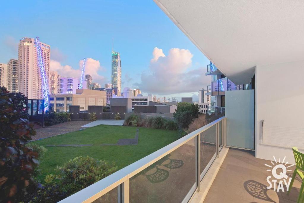 Circle On Cavil Holidays Gold Coast Exterior foto