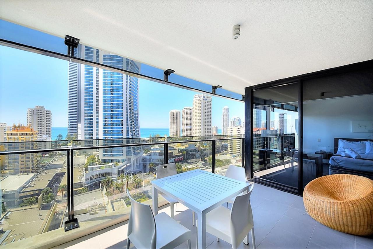 Circle On Cavil Holidays Gold Coast Exterior foto